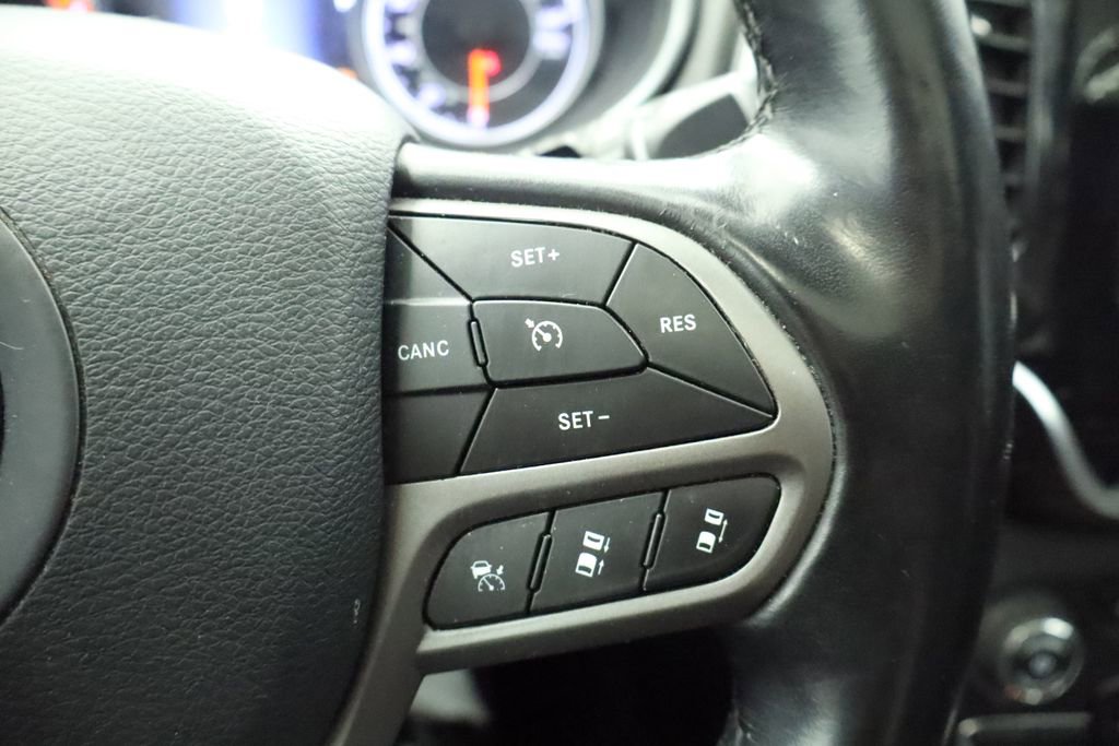 Used 2021 Jeep Cherokee Limited image 34