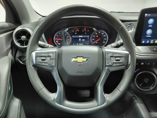 Used 2025 Chevrolet Blazer LT AWD/4WD image 23