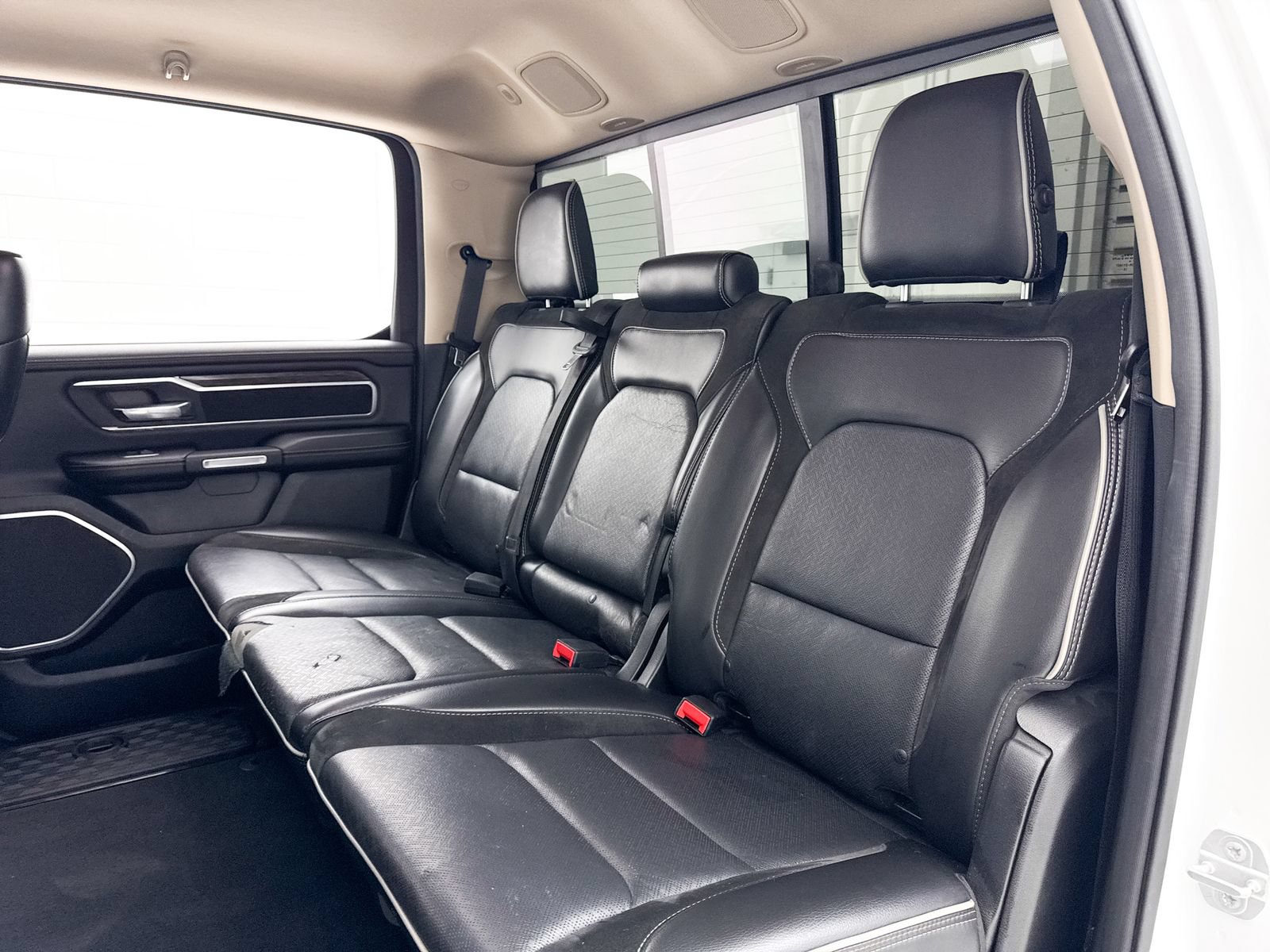 Used 2019 RAM 1500 Laramie AWD/4WD image 28