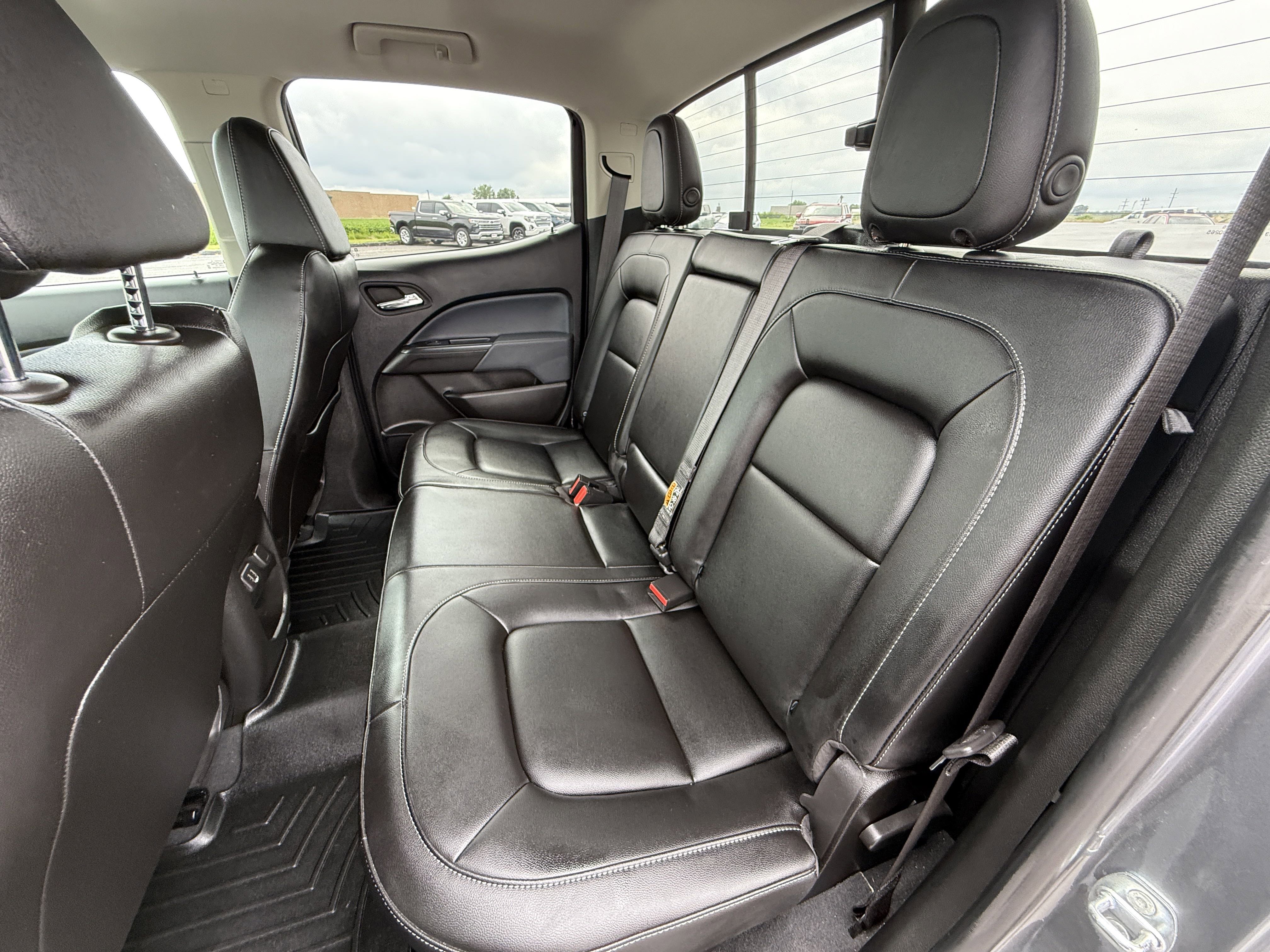Used 2022 Chevrolet Colorado Z71 w/ LPO, Tonneau and Step Package image 15