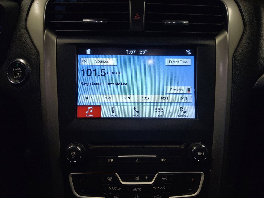 Used 2018 Ford Fusion SE w/ Fusion SE Technology Package image 25