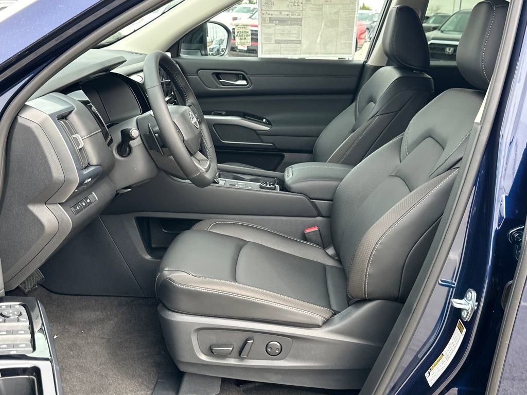 New 2026 Nissan Pathfinder SL AWD/4WD image 9