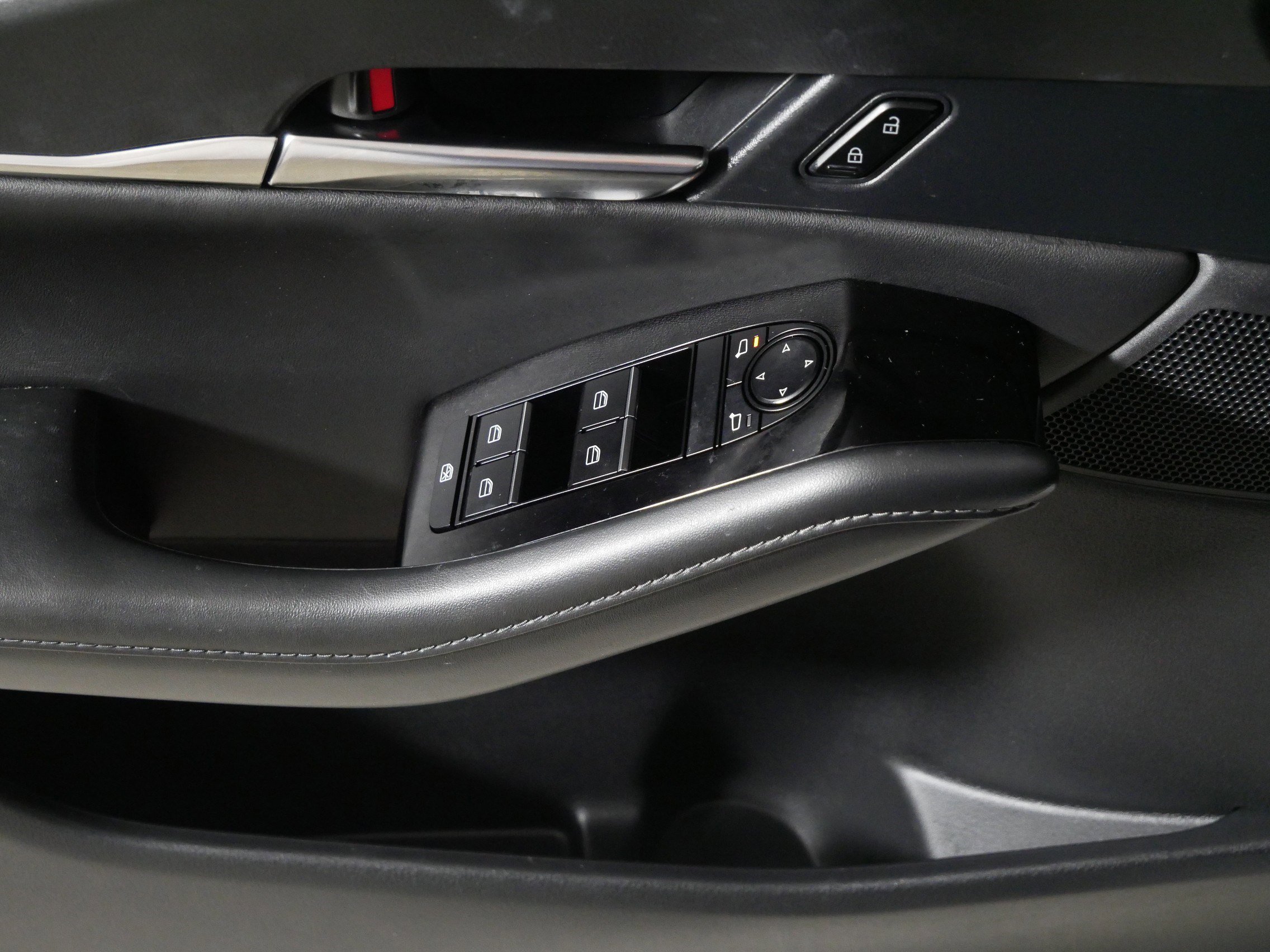 Used 2024 MAZDA CX-30 AWD 2.5 S w/ Preferred Package image 19