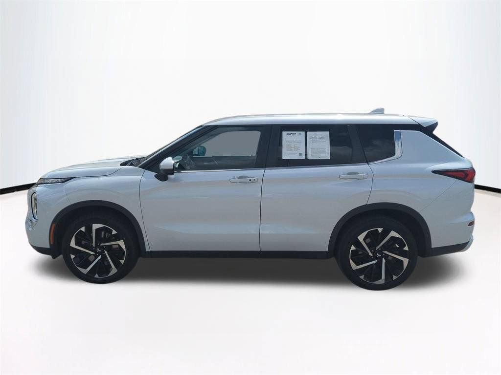 Used 2024 Mitsubishi Outlander SE Black Edition AWD/4WD image 8