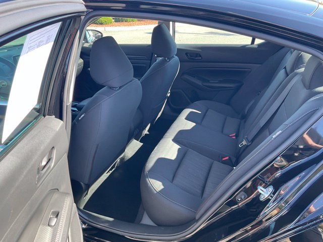 Used 2024 Nissan Altima 2.5 SV FWD image 12