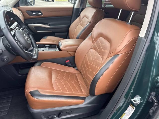 Used 2023 Nissan Pathfinder Platinum image 30