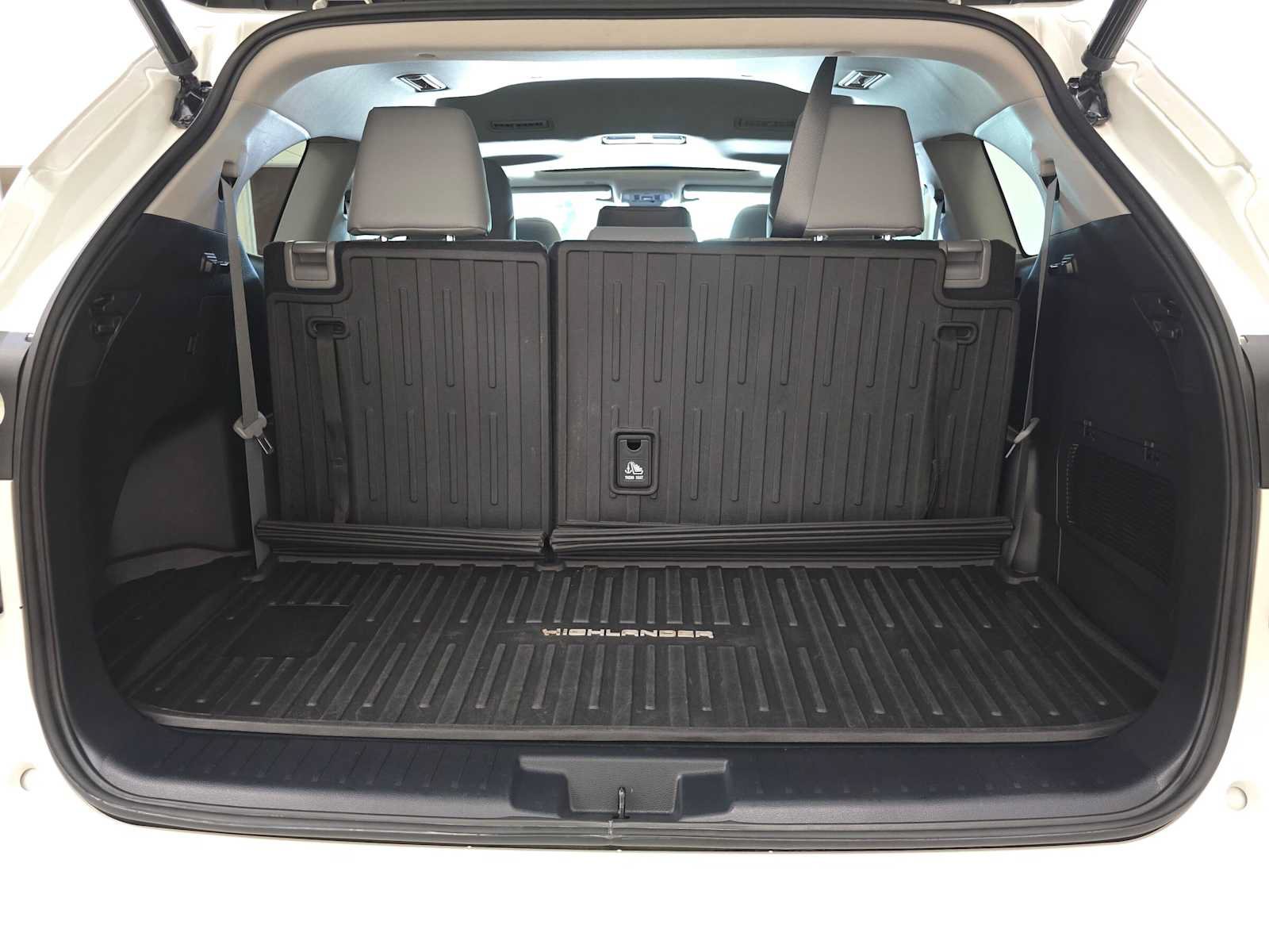 Certified 2020 Toyota Highlander XLE AWD/4WD image 31
