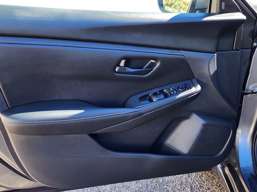 Used 2025 Nissan Sentra S image 8