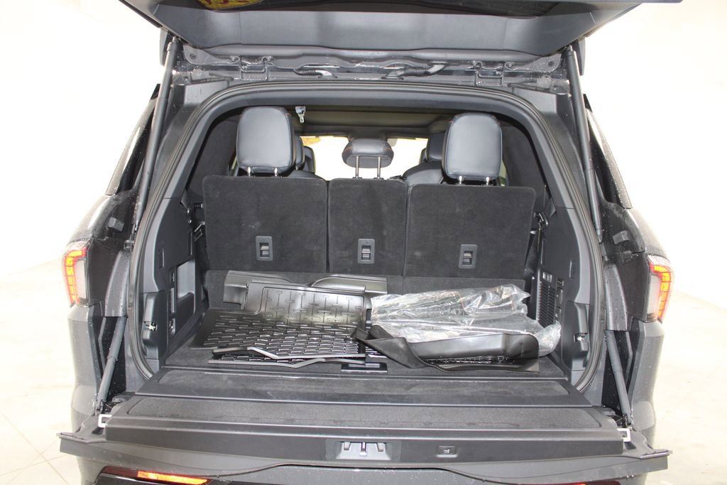 Used 2025 Lincoln Navigator Black Label AWD/4WD image 17