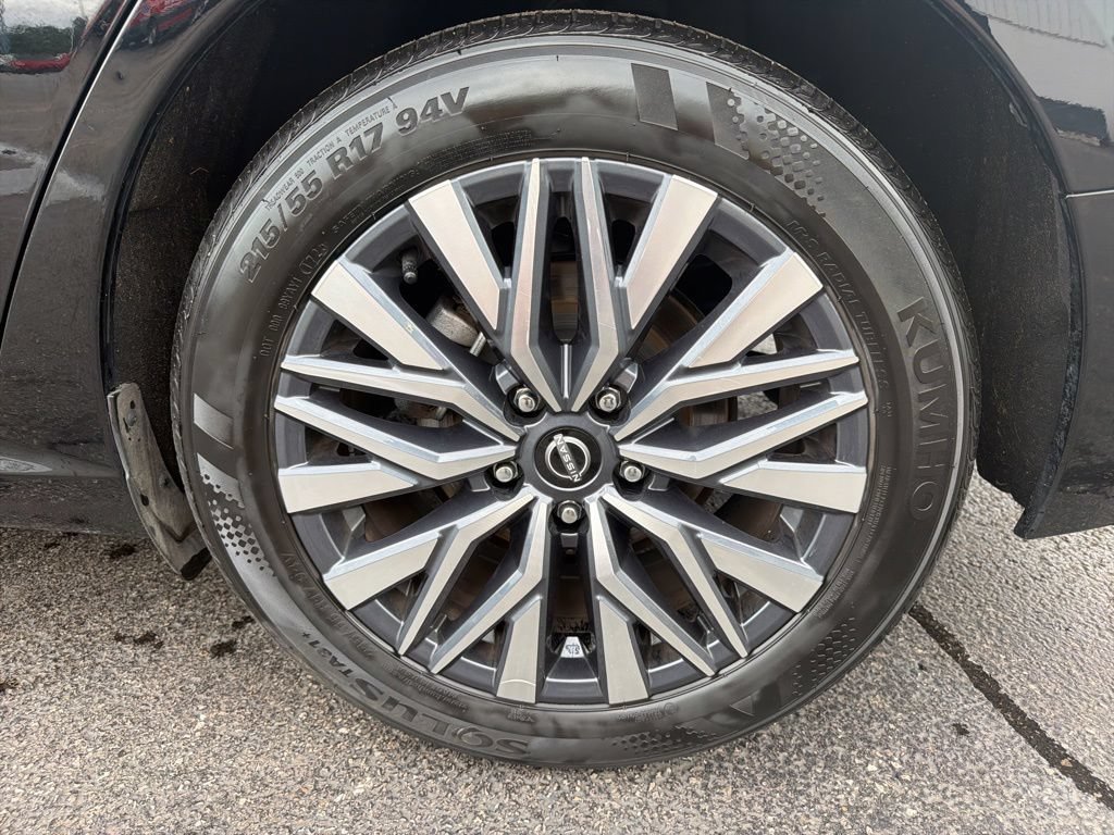 Used 2025 Nissan Altima 2.5 SV FWD image 51