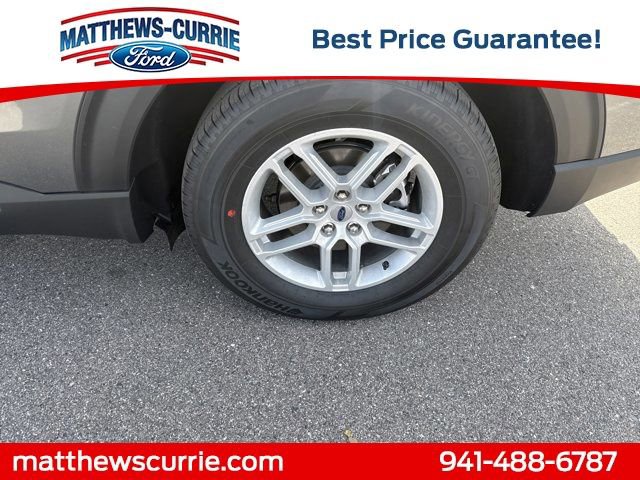 New 2026 Ford Explorer Active RWD image 16