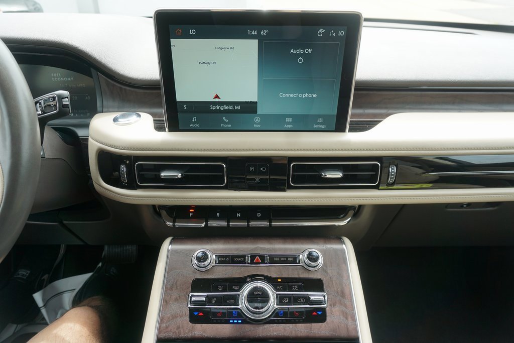 Used 2022 Lincoln Aviator Reserve w/ Equipment Group 201A image 12