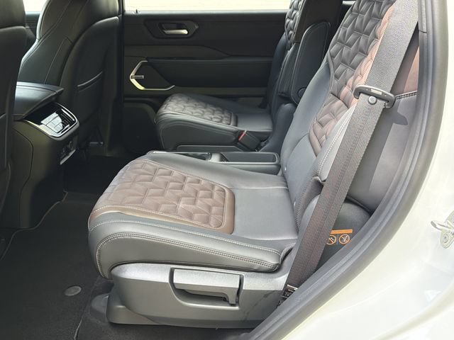 New 2026 Nissan Armada Platinum AWD/4WD image 25