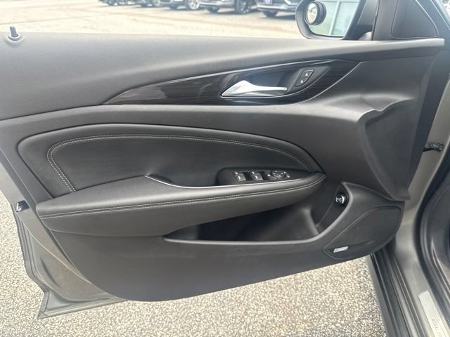 Certified 2018 Buick Regal Essence w/ Sights and Sounds Package AWD/4WD image 16