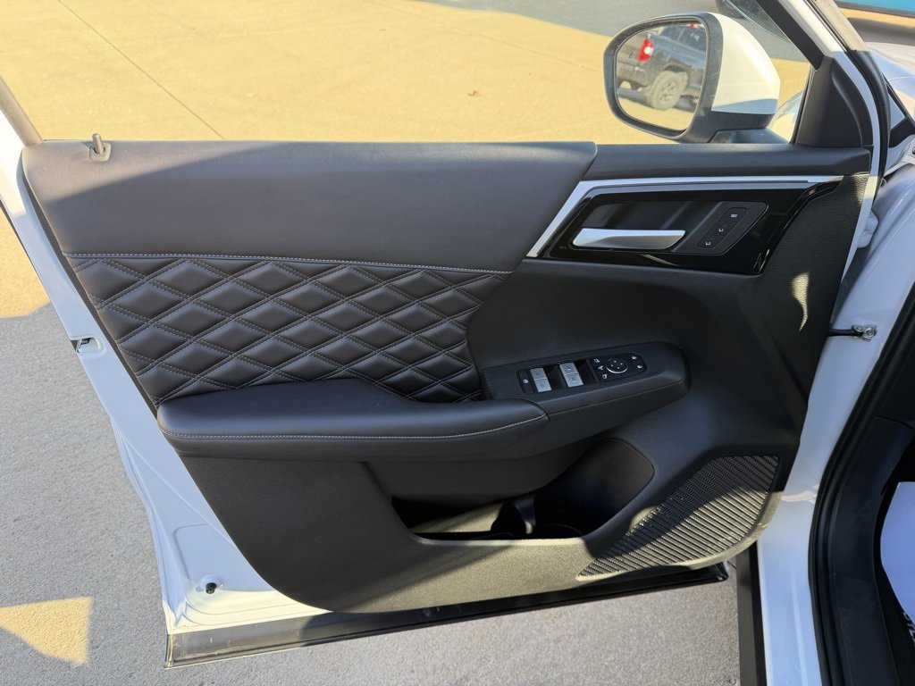 Used 2023 Mitsubishi Outlander SEL 40th Anniversary image 9