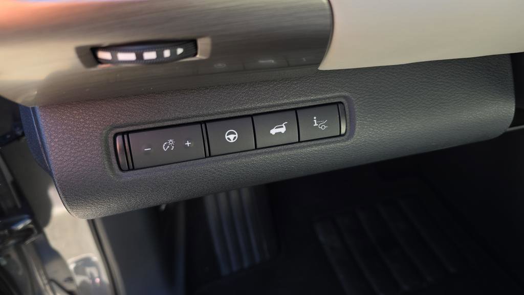 Used 2022 Nissan Pathfinder Platinum w/ Cargo Package image 10