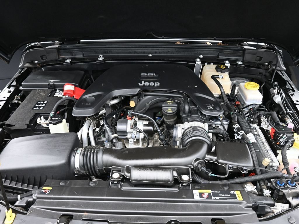 Used 2021 Jeep Wrangler Unlimited Sport AWD/4WD image 13