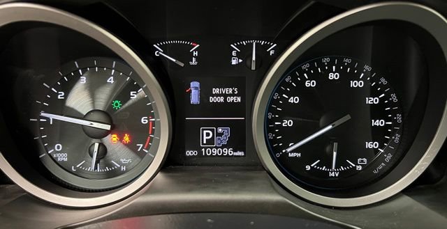 Used 2014 Toyota Land Cruiser image 27