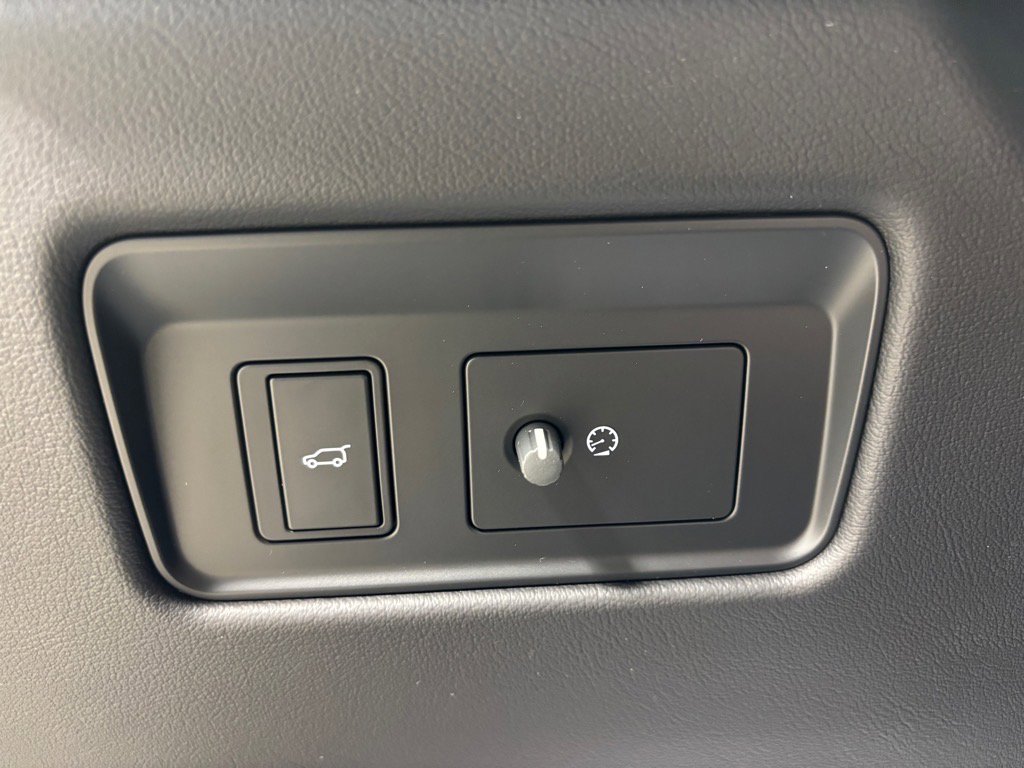 New 2026 Jaguar F-PACE R-Dynamic S image 21