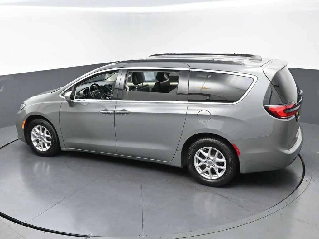 Used 2022 Chrysler Pacifica Touring-L FWD image 44