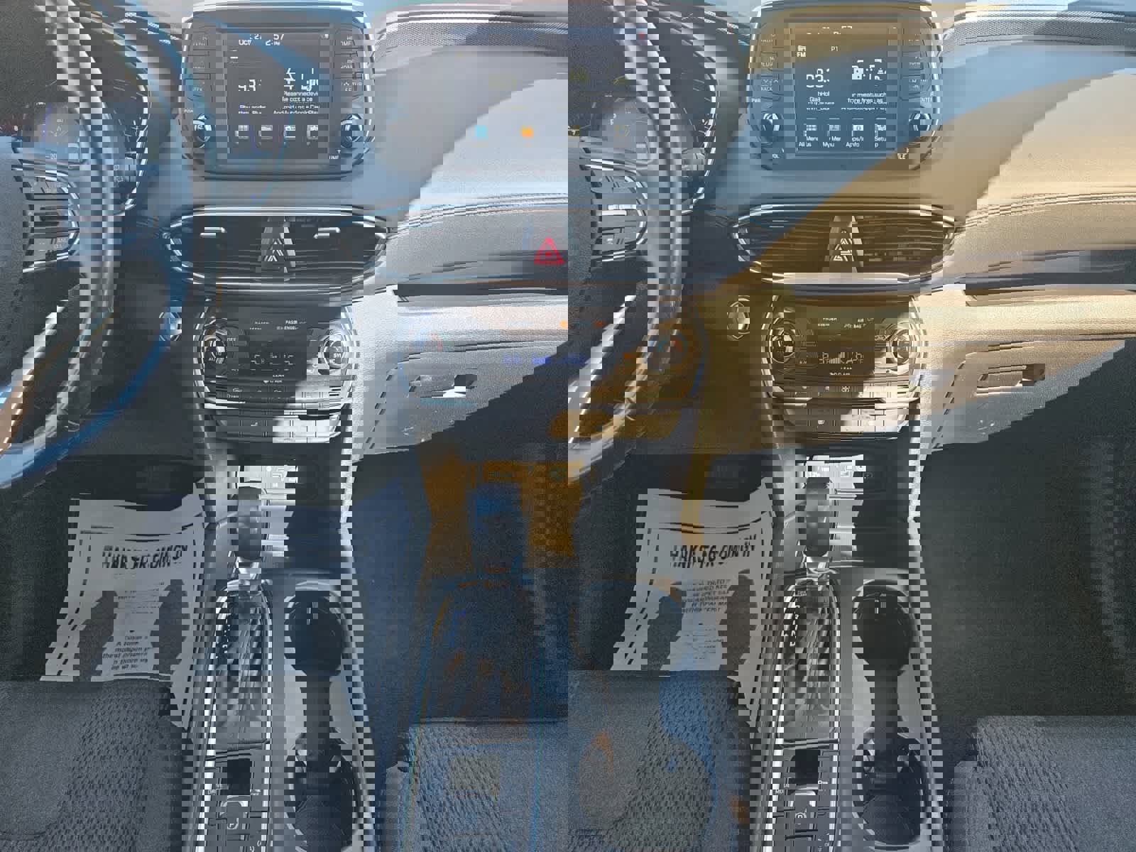 Used 2020 Hyundai Santa Fe SEL w/ Convenience Package image 11