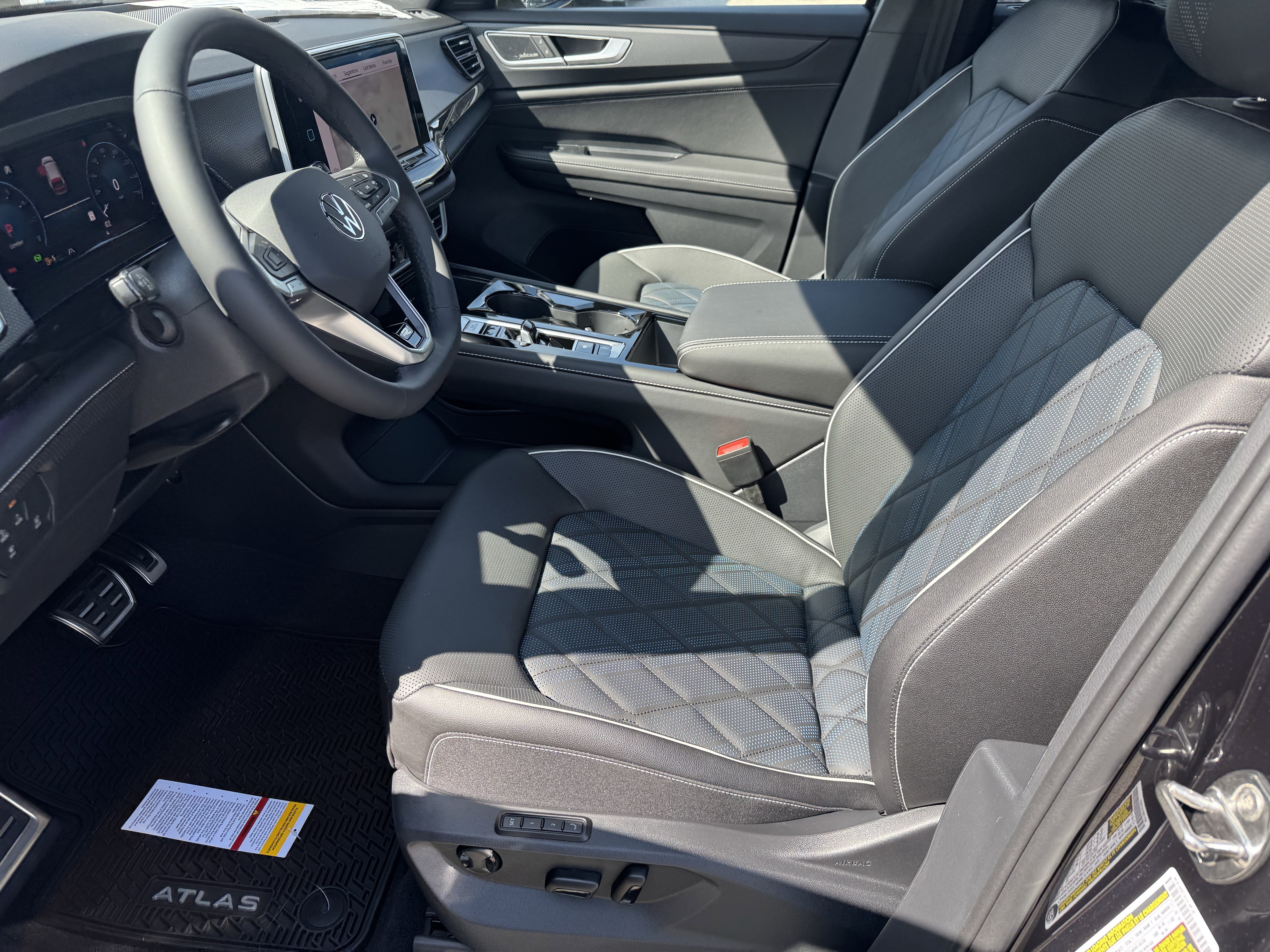 New 2026 Volkswagen Atlas Cross Sport SEL Premium R-Line image 5