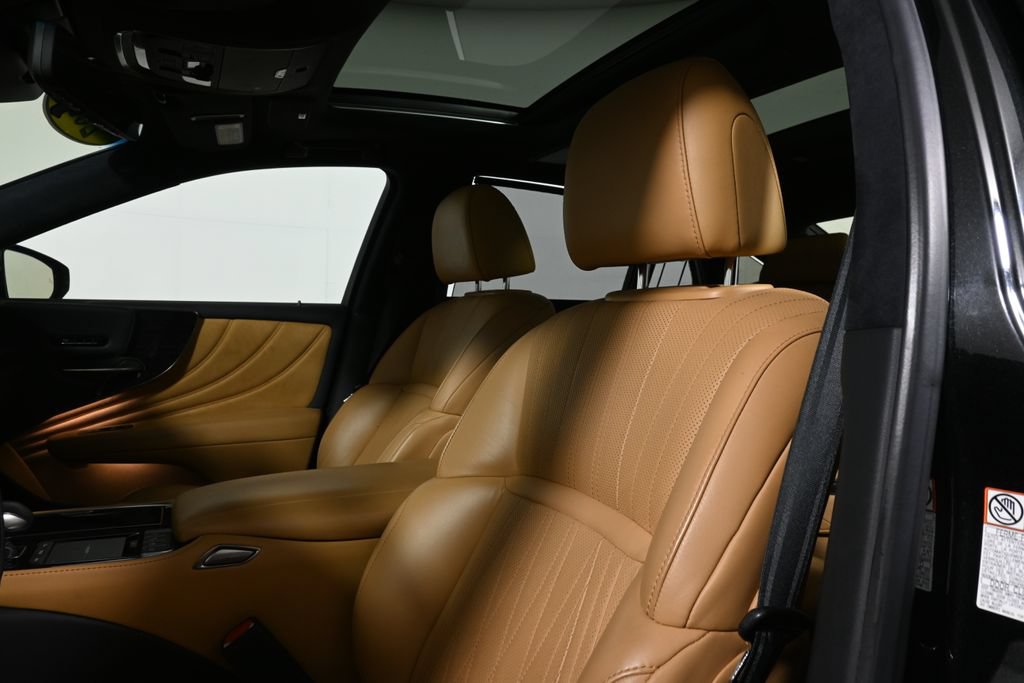 Used 2021 Lexus LS 500 AWD w/ Luxury Package image 16