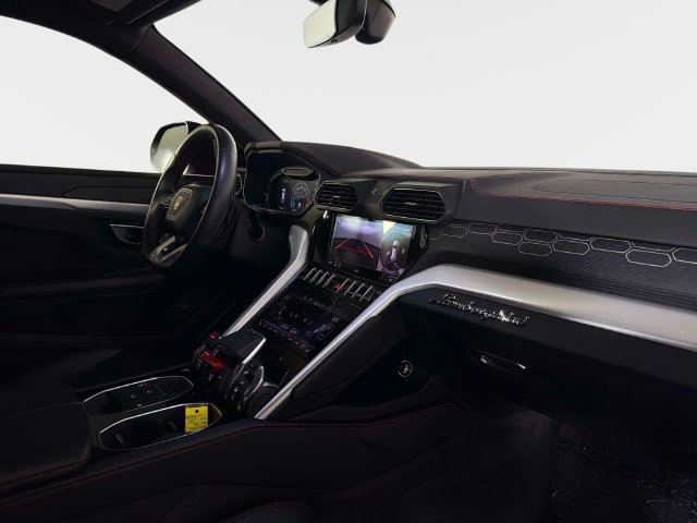 Used 2020 Lamborghini Urus AWD/4WD image 27