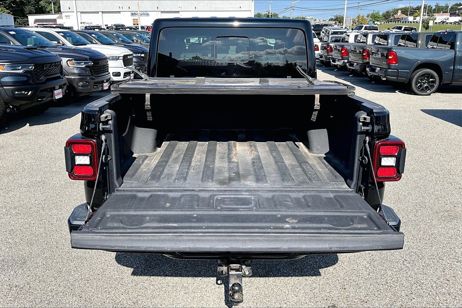 Used 2022 Jeep Gladiator Overland AWD/4WD image 29