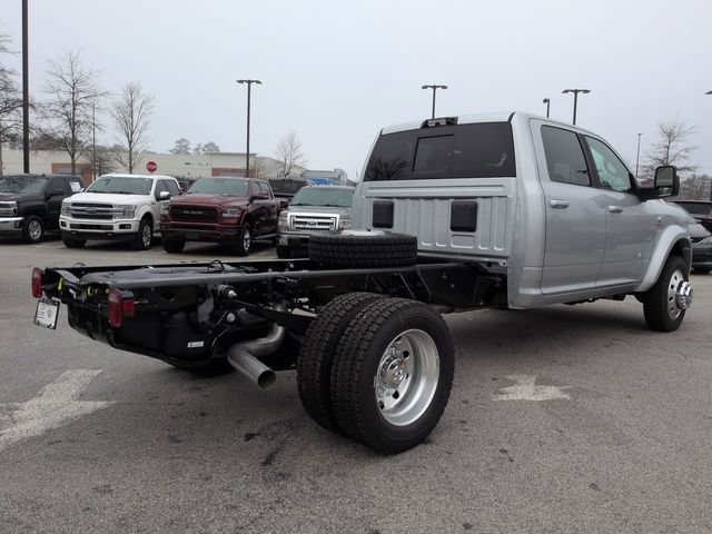 New 2026 RAM 5500 4x4 Crew Cab w/ Laramie Trim Package image 4