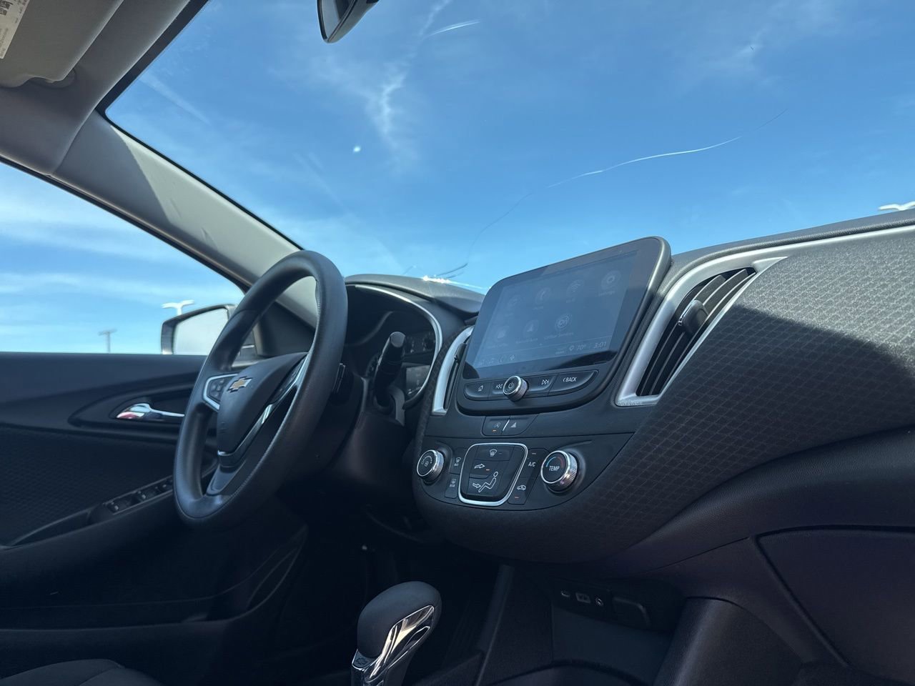 Used 2025 Chevrolet Malibu LS image 29