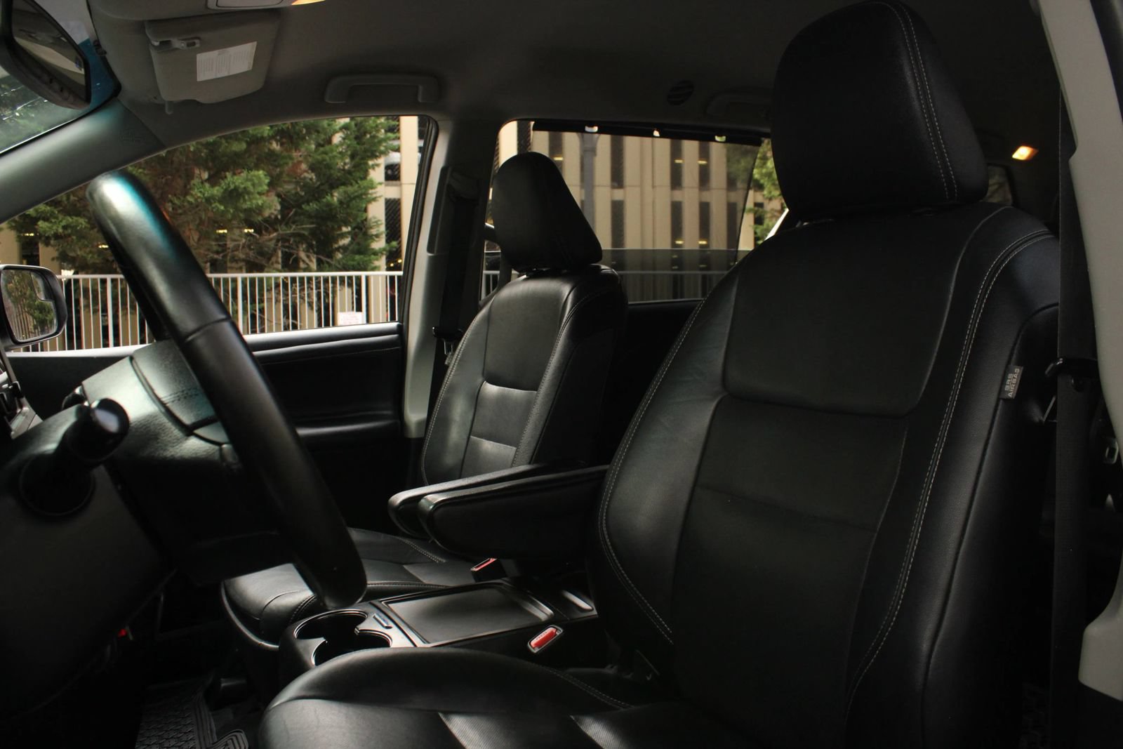 Used 2015 Toyota Sienna SE FWD image 17