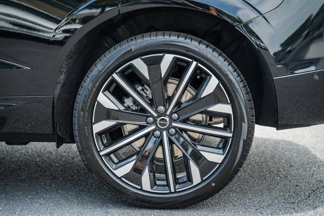 New 2026 Volvo XC60 T8 Ultra w/ Protection Package Premier AWD/4WD image 18