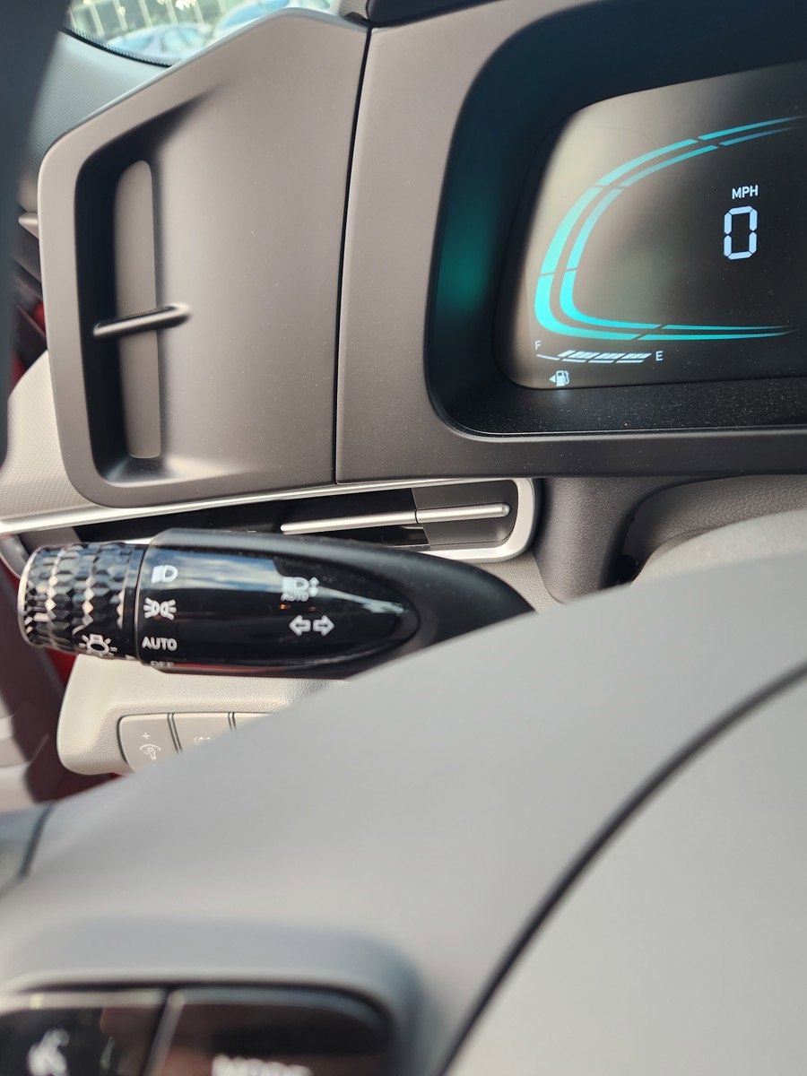 Certified 2025 Hyundai Elantra Blue image 22