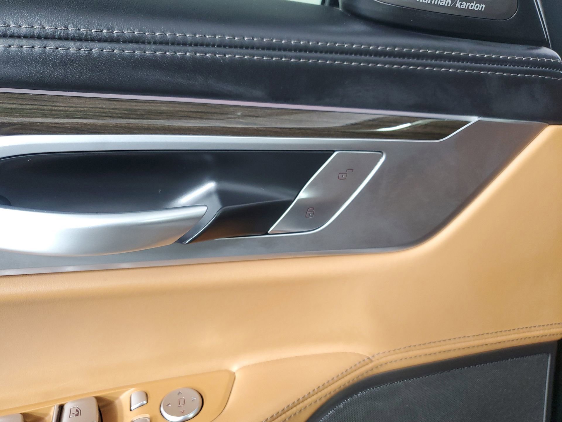 Used 2022 BMW 750i xDrive w/ Executive Package image 30