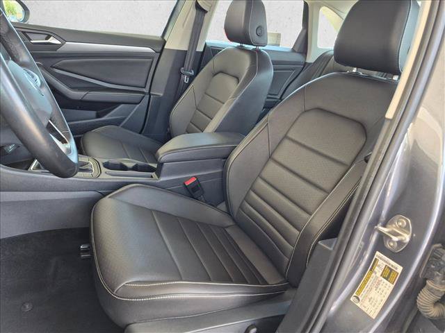 Used 2024 Volkswagen Jetta SE FWD image 15