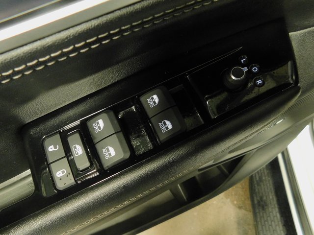 Used 2024 Jeep Wagoneer L Series II w/ Flexible Seating Group image 23