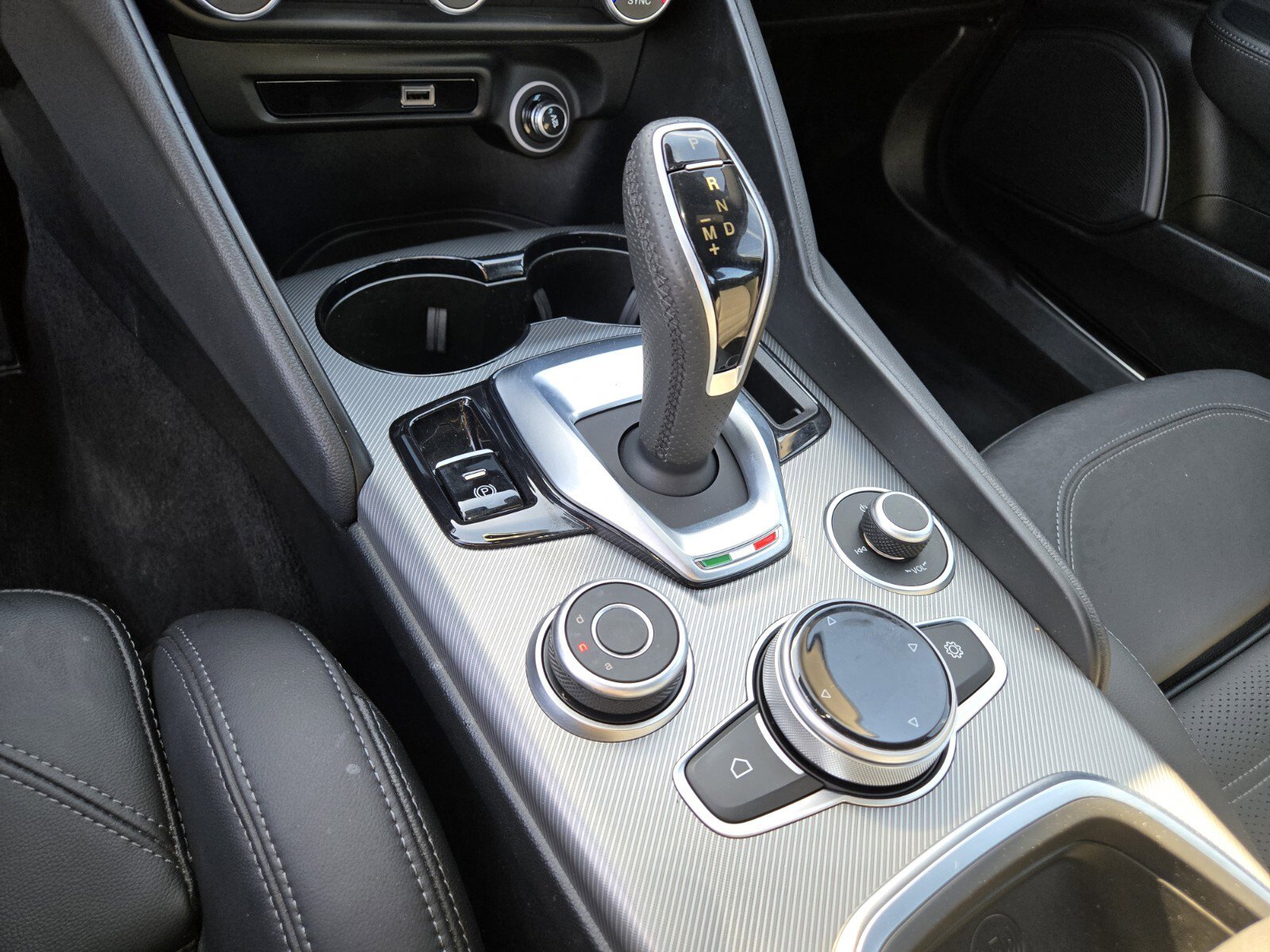 Used 2024 Alfa Romeo Giulia Veloce image 21