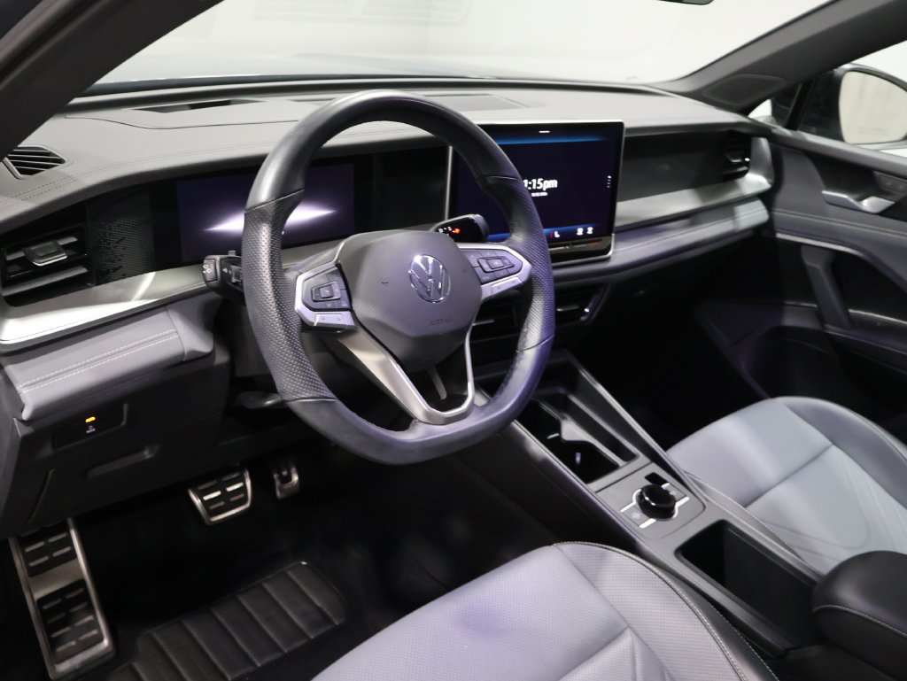 Used 2025 Volkswagen Tiguan SE R-Line AWD/4WD image 14