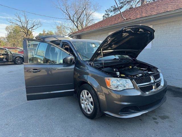 Used 2016 Dodge Grand Caravan SE w/ Quick Order Package 29E SE FWD image 9