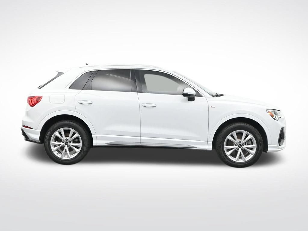 Used 2022 Audi Q3 2.0T Premium Plus w/ Premium Plus Package AWD/4WD image 4