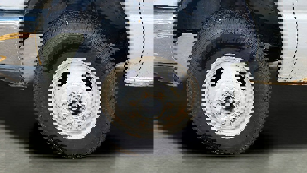 Used 2015 Ford E-350 and Econoline 350 Super Duty image 14