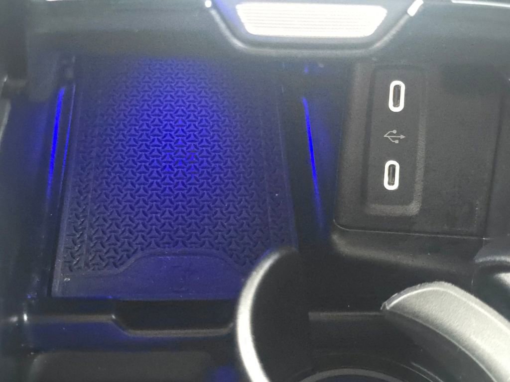 Used 2025 Mercedes-Benz GLC 300 4MATIC image 33