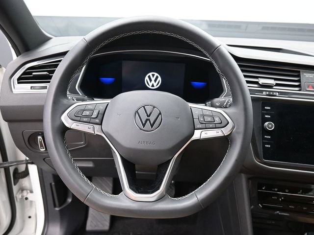 Used 2022 Volkswagen Tiguan SE image 16