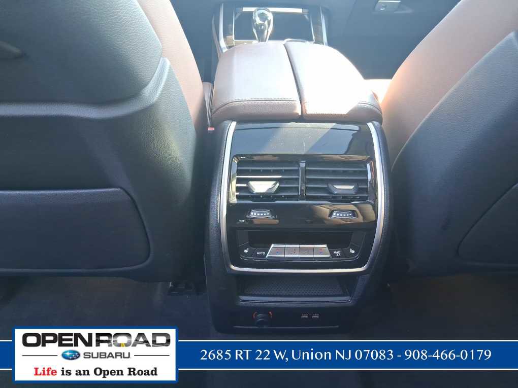 Used 2021 BMW X7 xDrive40i w/ Premium Package image 12