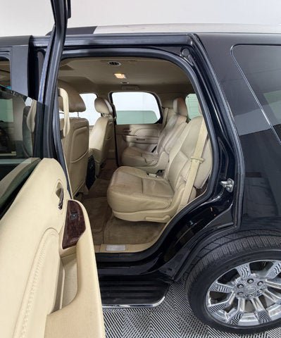 Used 2012 Cadillac Escalade AWD image 9