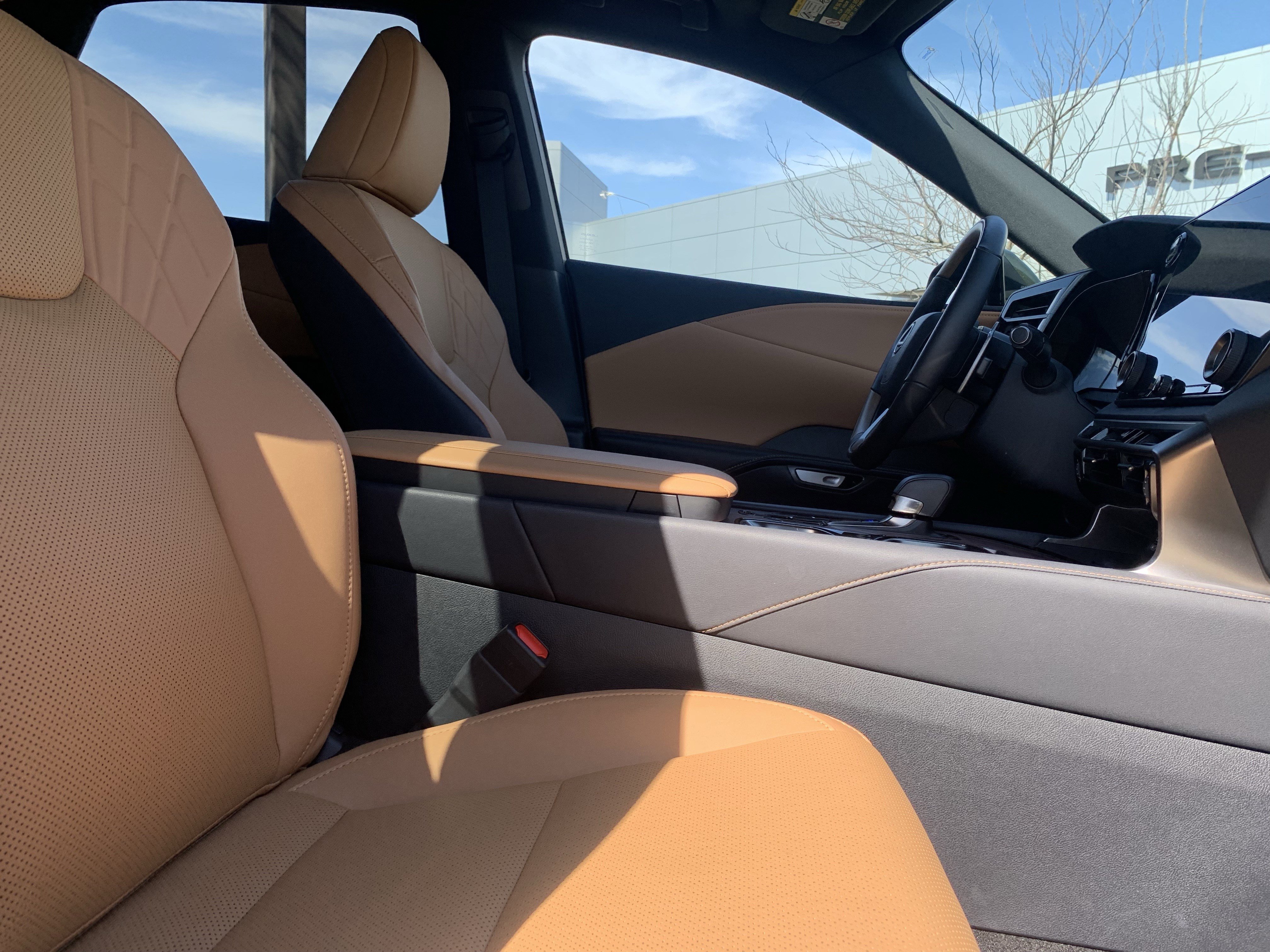 Used 2025 Lexus RX 350 Premium w/ Accessory Package (Z1) image 35