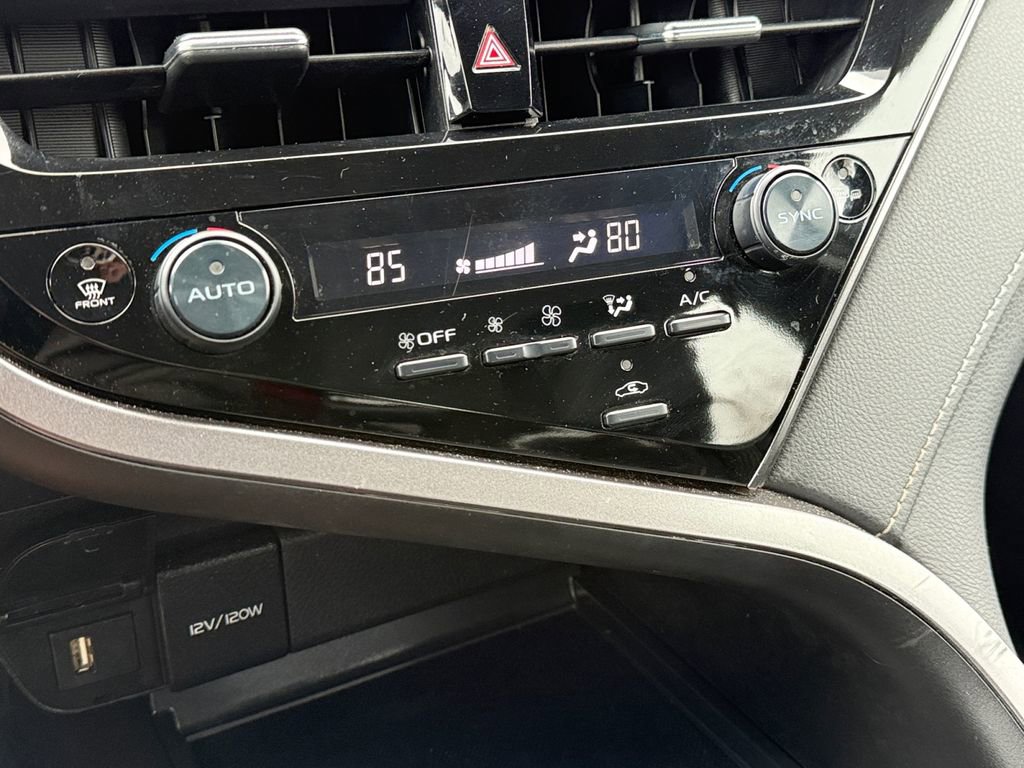 Used 2024 Toyota Camry SE image 32
