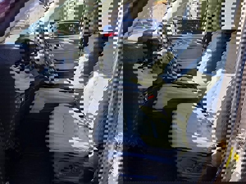 Used 2025 Ford Explorer Active w/ Active Comfort Package image 6