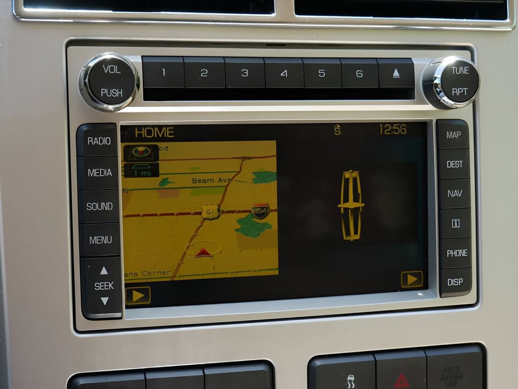 Used 2010 Lincoln MKX AWD image 21